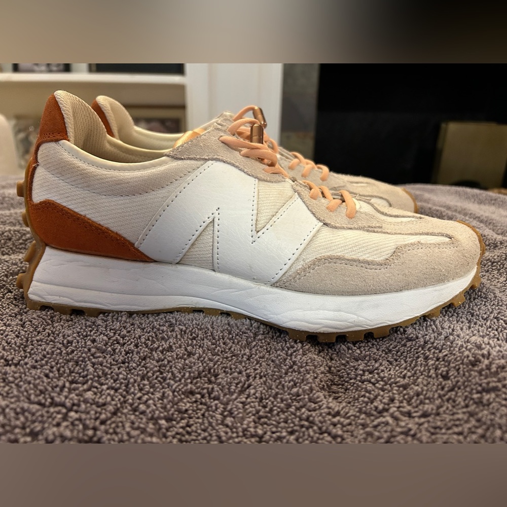 New balance 327 Sea Salt Rust Size 9